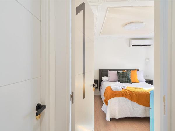 RG Duque de Aveiro auto check-in : photo 3 de la chambre chambre double avec salle de bains privative