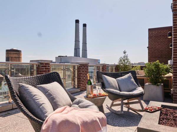 The Alida, Savannah, a Tribute Portfolio Hotel : photo 1 de la chambre penthouse suite, 2 king, river view, high floor