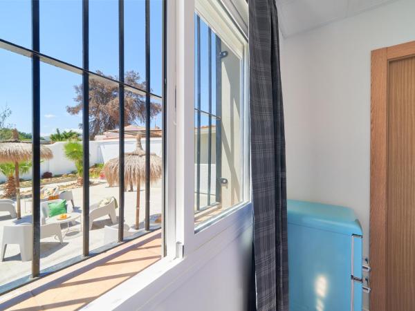 RG Duque de Aveiro auto check-in : photo 7 de la chambre chambre double avec salle de bains privative