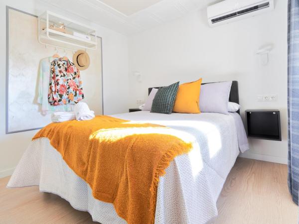 RG Duque de Aveiro auto check-in : photo 1 de la chambre chambre double avec salle de bains privative