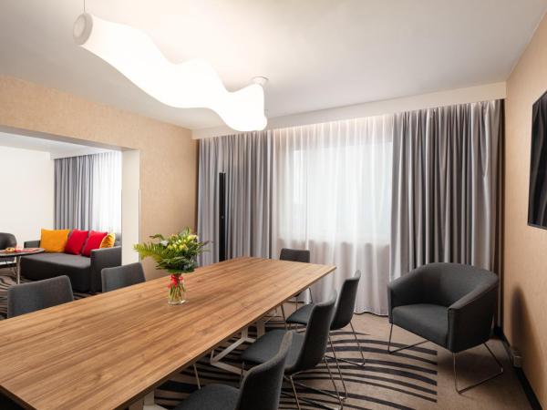 Novotel Poznan Centrum : photo 3 de la chambre appartement lit king-size