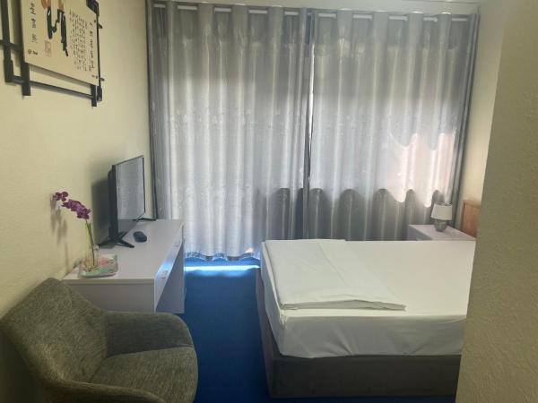 Hotel Am Flughafen : photo 2 de la chambre chambre simple