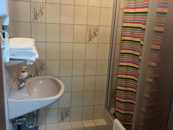 Hotel Am Flughafen : photo 5 de la chambre chambre simple