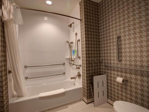 Home2 Suites By Hilton Charlotte Uptown : photo 3 de la chambre studio lit king-size - accessible aux personnes à mobilité réduite et adapté aux personnes malentendantes - non-fumeurs