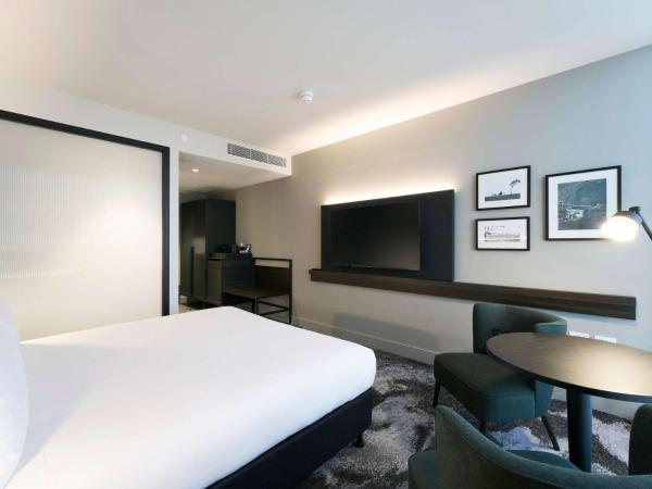 Novotel Melbourne Airport : photo 1 de la chambre superior room with 1 queen size bed