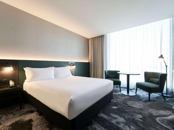 Novotel Melbourne Airport : photo 5 de la chambre superior room with 1 queen size bed