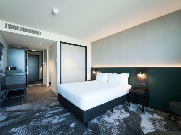 Novotel Melbourne Airport : photo 7 de la chambre superior room with 1 queen size bed