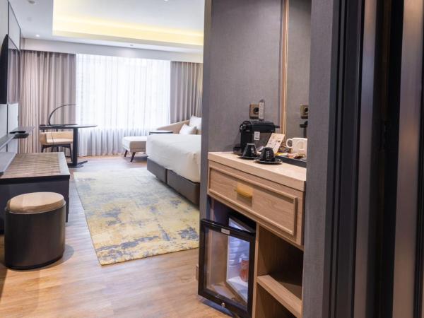 Mangkuluhur ARTOTEL SUITES : photo 2 de la chambre chambre premium