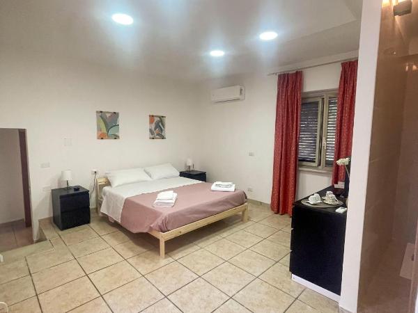 Giallo Limone B&B : photo 2 de la chambre chambre double - vue sur jardin