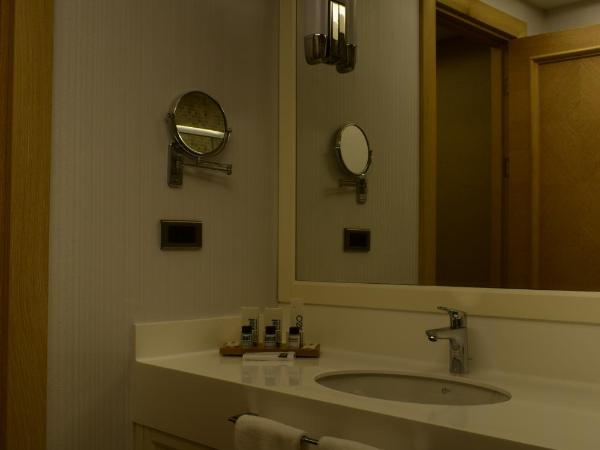 Bof Hotels Ceo Suites Atasehir : photo 5 de la chambre suite lit king-size