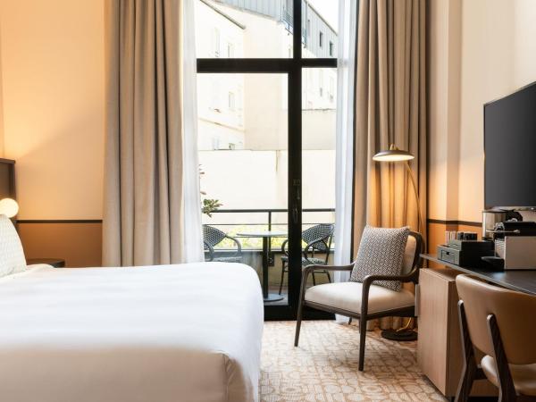 Le Parchamp, a Tribute Portfolio Hotel, Paris Boulogne : photo 7 de la chambre chambre lit king-size deluxe avec balcon