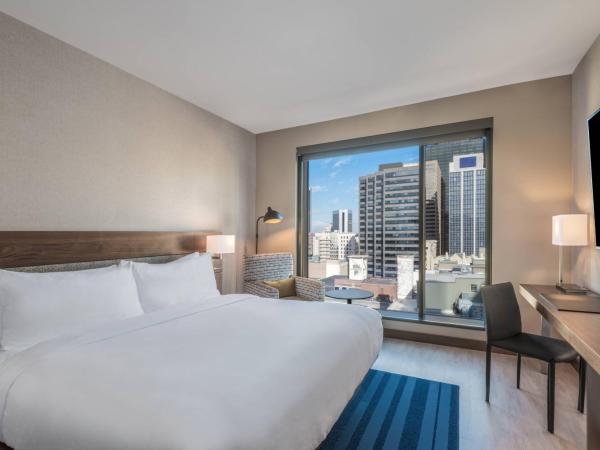 AC Hotel by Marriott Denver Downtown : photo 6 de la chambre chambre lit king-size classique - vue sur ville - Étage supérieur