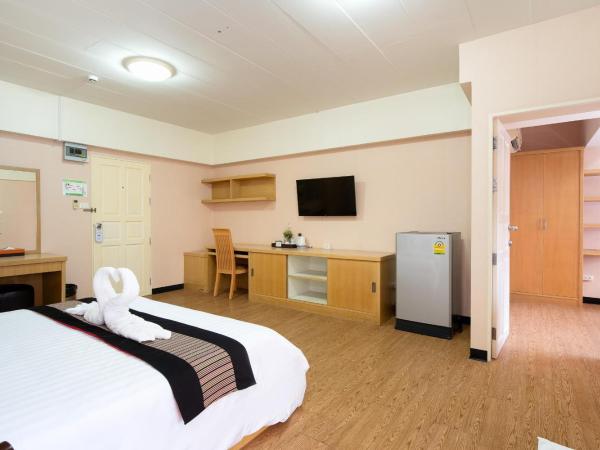 P-Park Hotel near Yanhee Hospital : photo 10 de la chambre chambre triple deluxe