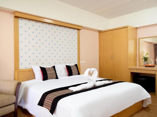 P-Park Hotel near Yanhee Hospital : photo 8 de la chambre chambre triple deluxe