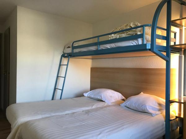 Brit Hotel Essentiel Deltour Mende : photo 2 de la chambre chambre triple avec 3 lits