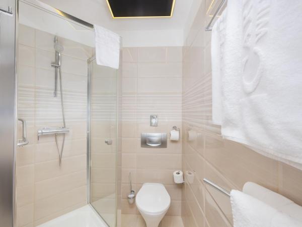 Carlton Hotel Buda Castle : photo 4 de la chambre chambre familiale