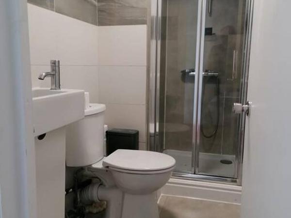 King's Cross Road Private Rooms : photo 8 de la chambre chambre quadruple avec balcon