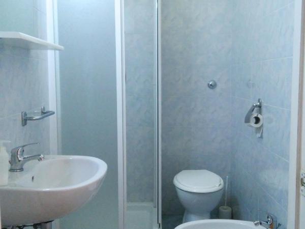 Villa Arazurrina : photo 6 de la chambre chambre double avec baignoire spa