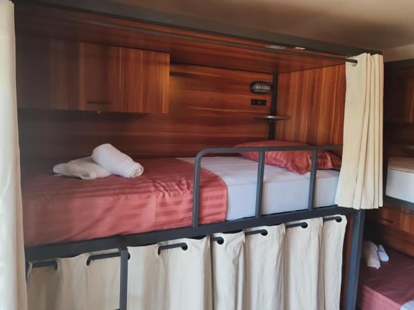 Hostel Pulp Fiction : photo 10 de la chambre lit dans dortoir 6 lits