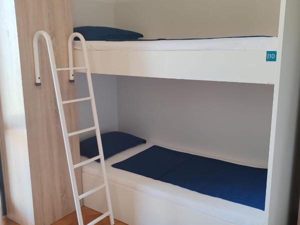 Hostel Pulp Fiction : photo 8 de la chambre lit dans dortoir pour femmes de 6 lits