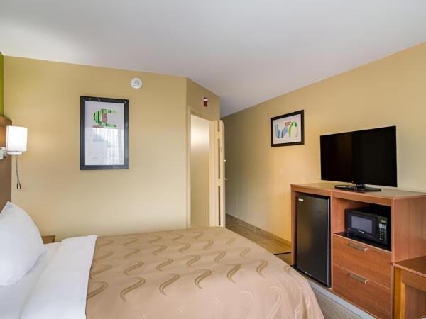 Stayable Jax West : photo 6 de la chambre chambre double pour personnes à mobilité réduite avec douche accessible en fauteuil roulant - non-fumeurs