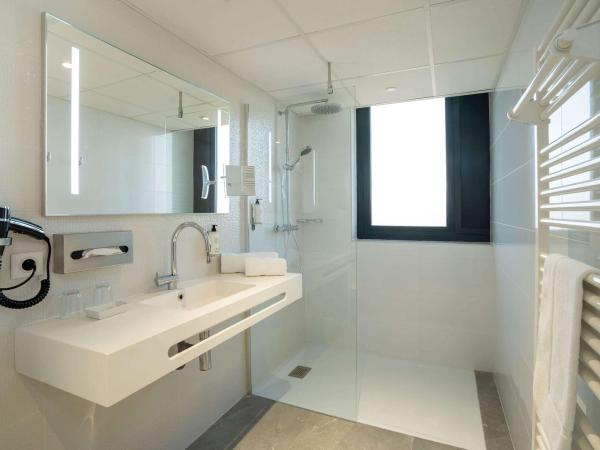 Best Western Hotel Le Quercy : photo 4 de la chambre chambre lit king-size confort - non-fumeurs