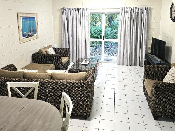 Mango Tree Holiday Apartments : photo 1 de la chambre villa 2 chambres :