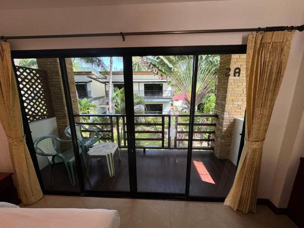 Noble House Beach Resort : photo 4 de la chambre chambre double - vue sur jardin