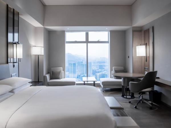 Chongqing Marriott Hotel : photo 3 de la chambre chambre 1 lit king-size deluxe - vue sur montagne
