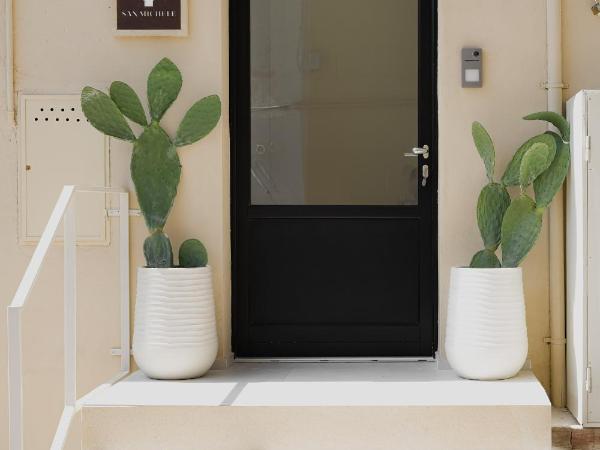 San Michele Luxury Rooms : photo 9 de la chambre chambre lit queen-size avec baignoire spa