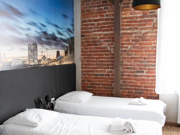 New Adler Bed & Breakfast : photo 2 de la chambre chambre double avec salle de bains privative