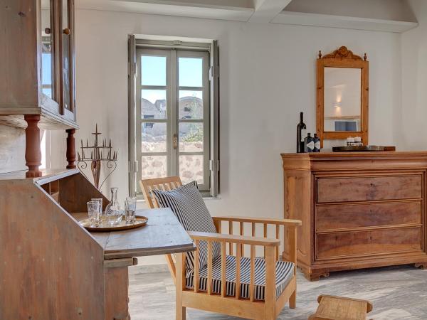 Spitia Santorini Villa Collection : photo 6 de la chambre maison du capitaine