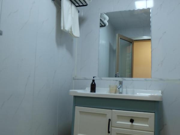 Qingdao Liuying Jieli Hotel - Qingdao Station Trestle Bridge Branch : photo 4 de la chambre movie queen room