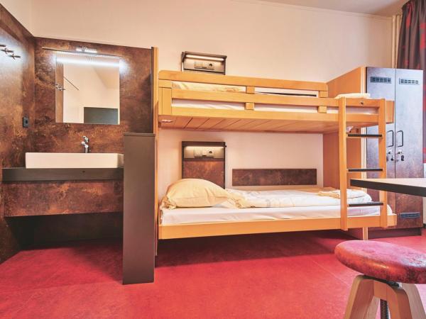 DJH Jugendgästehaus Adolph Kolping : photo 1 de la chambre chambre simple avec salle de bains commune