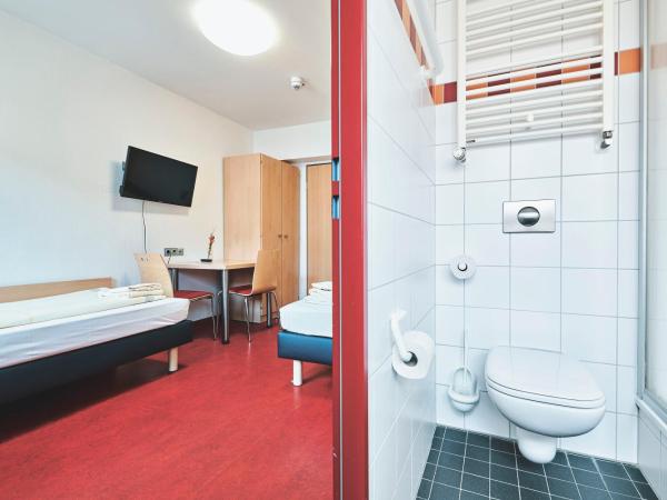 DJH Jugendgästehaus Adolph Kolping : photo 6 de la chambre chambre double