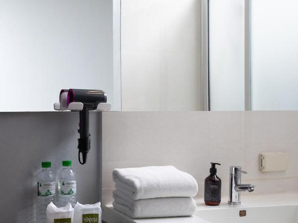 Nantra Silom : photo 4 de la chambre chambre lits jumeaux standard