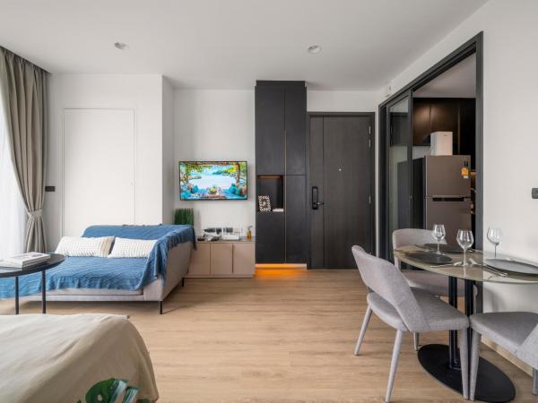 Vacaystation Edge Central Pattaya : photo 8 de la chambre chambre familiale - vue sur mer