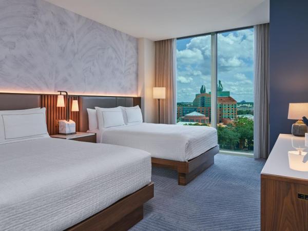 Walt Disney World Swan Reserve : photo 4 de la chambre signature epcot view, suite, 2 queen, sofa bed (includes early entry to disney theme parks)