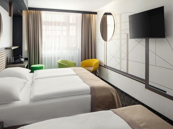 EA Embassy Prague Hotel : photo 2 de la chambre chambre triple supérieure