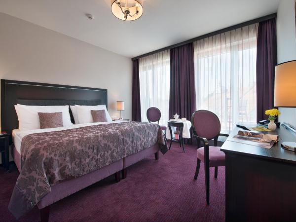 EA Embassy Prague Hotel : photo 3 de la chambre chambre double avec balcon