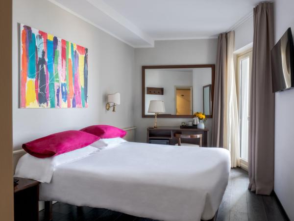 Hotel Cristina : photo 3 de la chambre chambre double ou lits jumeaux