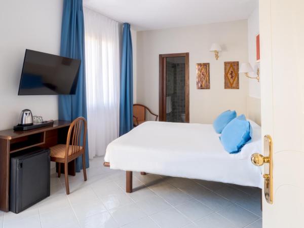 Hotel Cristina : photo 5 de la chambre chambre double ou lits jumeaux