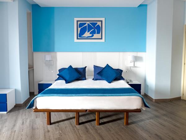 Hotel Cristina : photo 4 de la chambre suite familiale