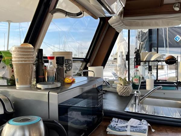 Barco muy espacioso con dos terrazas Valencia CENTRO!! : photo 3 de la chambre mobile home