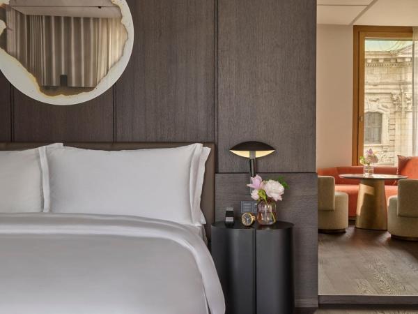 Koenigshof, a Luxury Collection Hotel, Munich : photo 5 de la chambre grande suite junior lit king-size