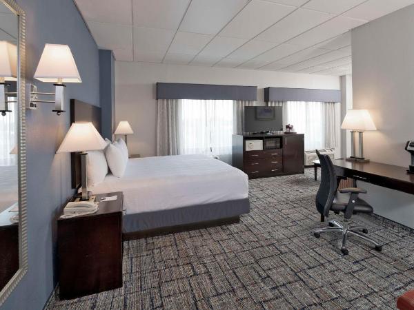 Best Western Plus Hotel & Conference Center : photo 2 de la chambre chambre lit king-size avec canapé-lit - non-fumeurs