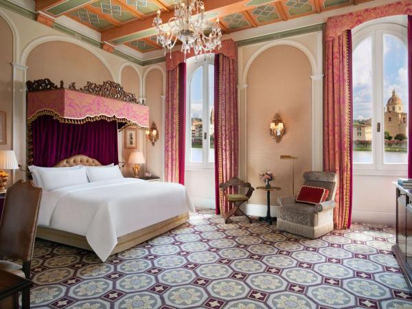 The St. Regis Florence : photo 4 de la chambre chambre double premium arno - vue sur fleuve arno