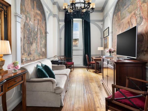 The St. Regis Florence : photo 3 de la chambre grande suite 1 chambre deluxe - vue sur fleuve arno