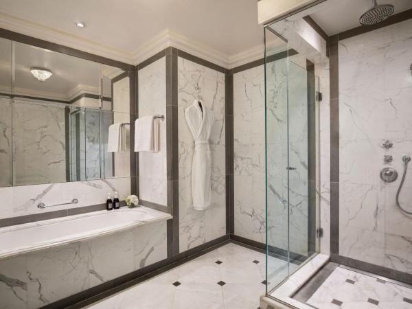 The St. Regis Florence : photo 8 de la chambre suite royale 1 lit king-size