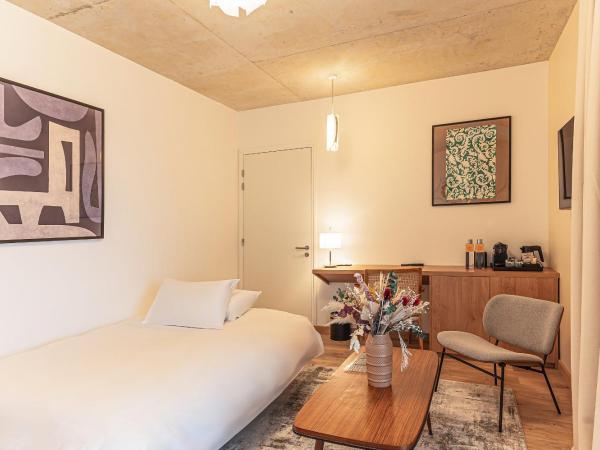 voco Beaune , Cité des Vins by IHG : photo 4 de la chambre suite 1 chambre avec balcon